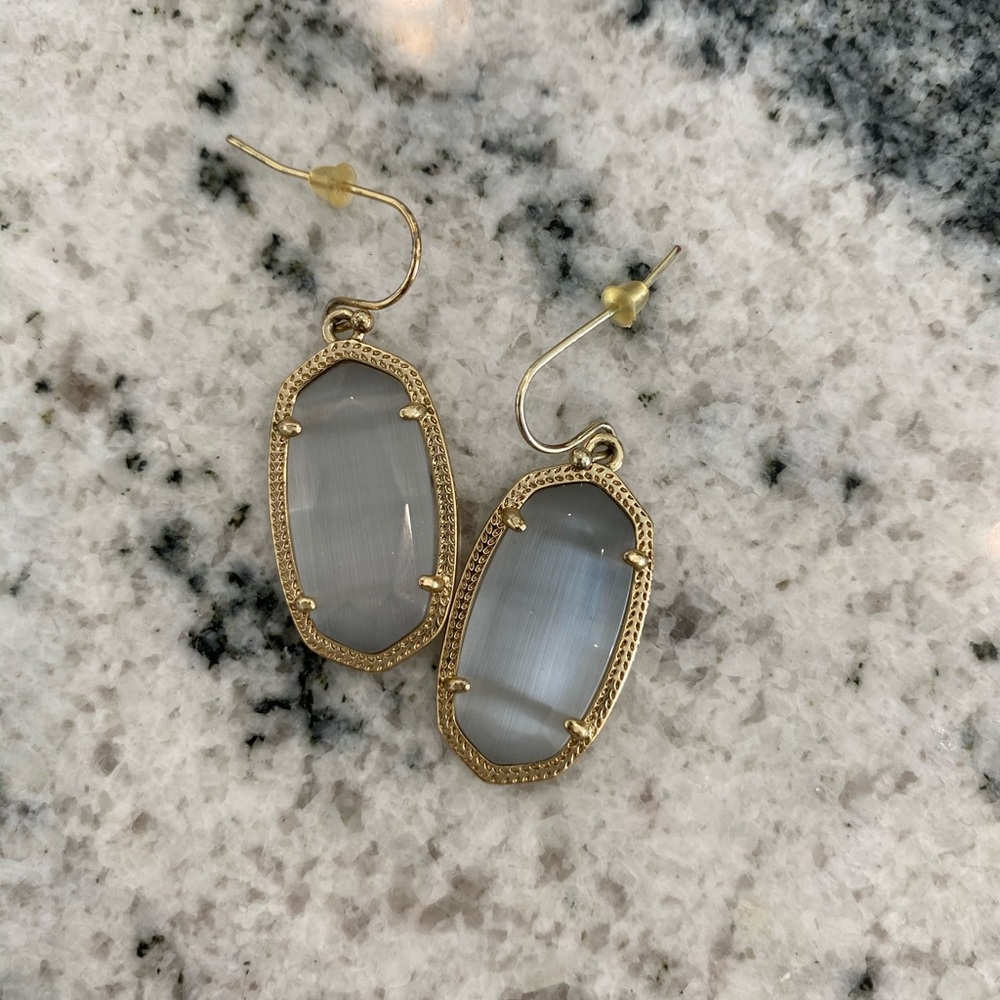Kendra Scott earring